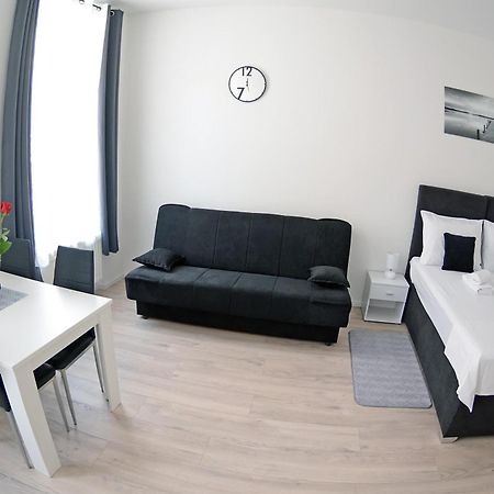 Virtus Apartments And Rooms With Free Private Parking Zagreb Room photo